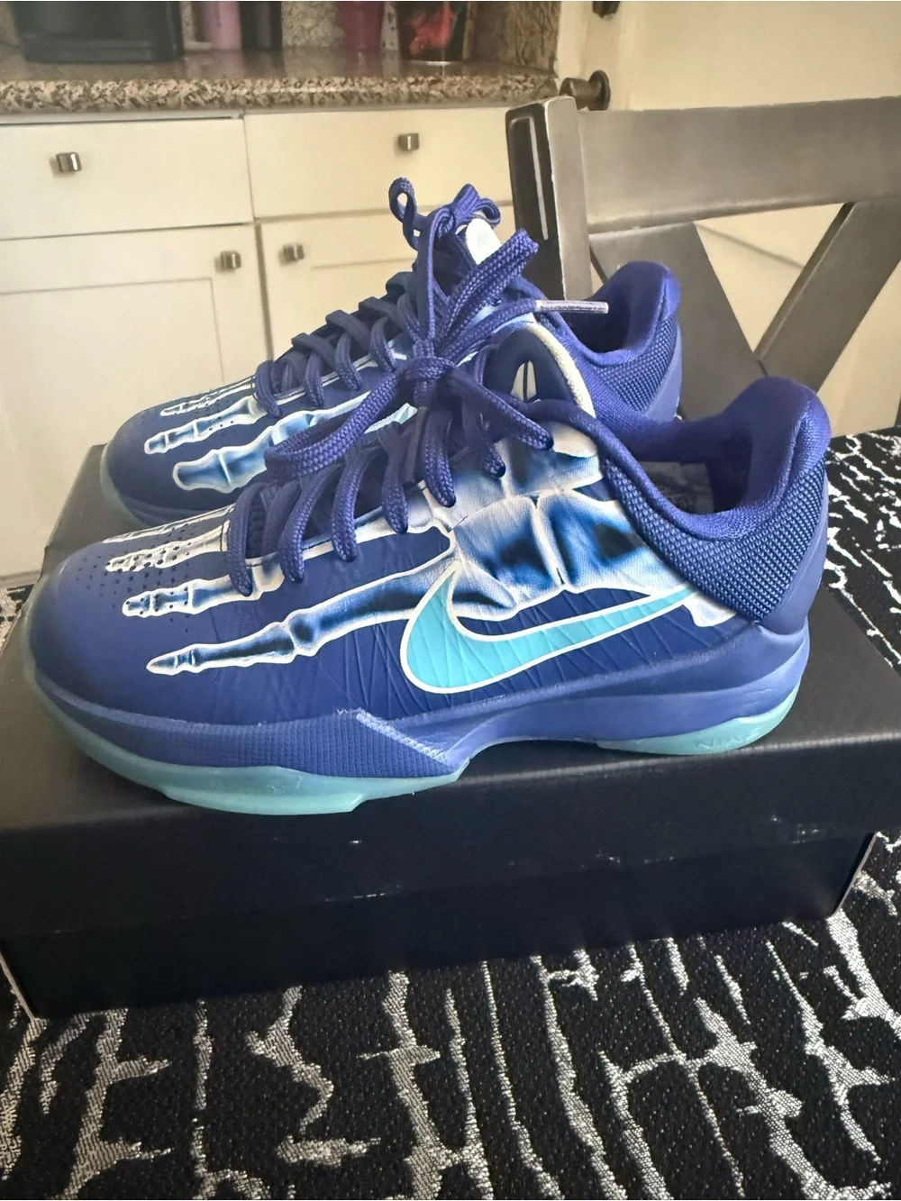 Nike cushioned low